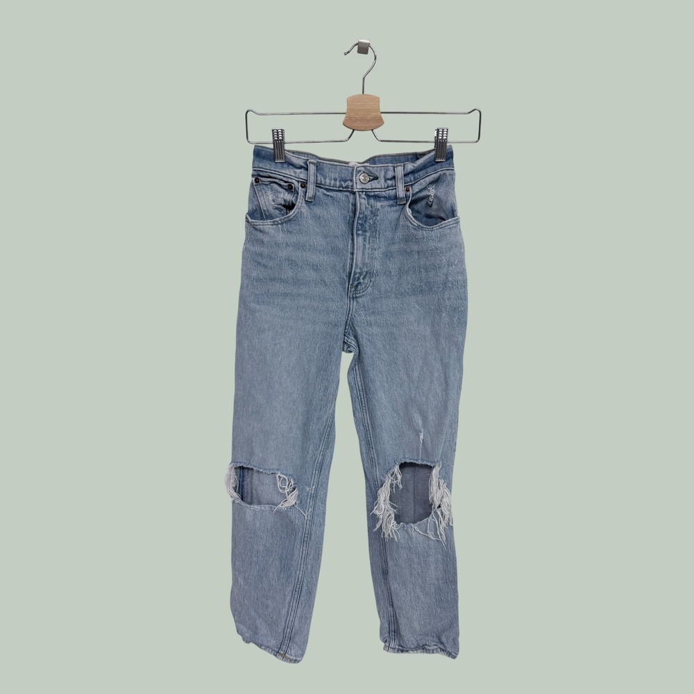 Abercrombie & Fitch 90s Straight Ultra High Rise Distressed Light Wash Jeans 25